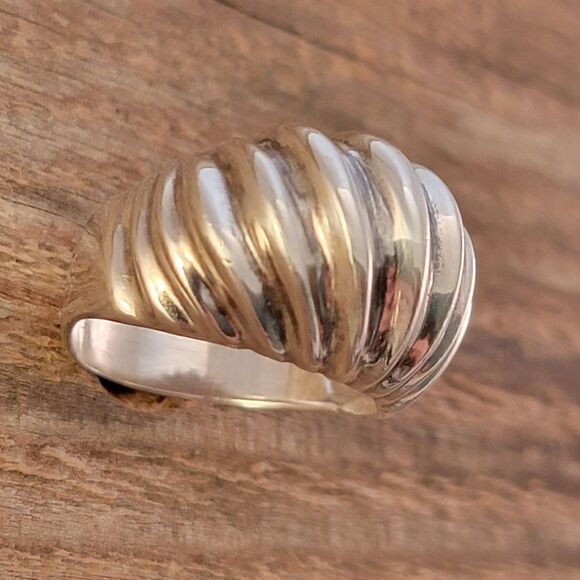 Sterling Ribbed Contemporary Dome Statement Ring - Picture 2 of 9